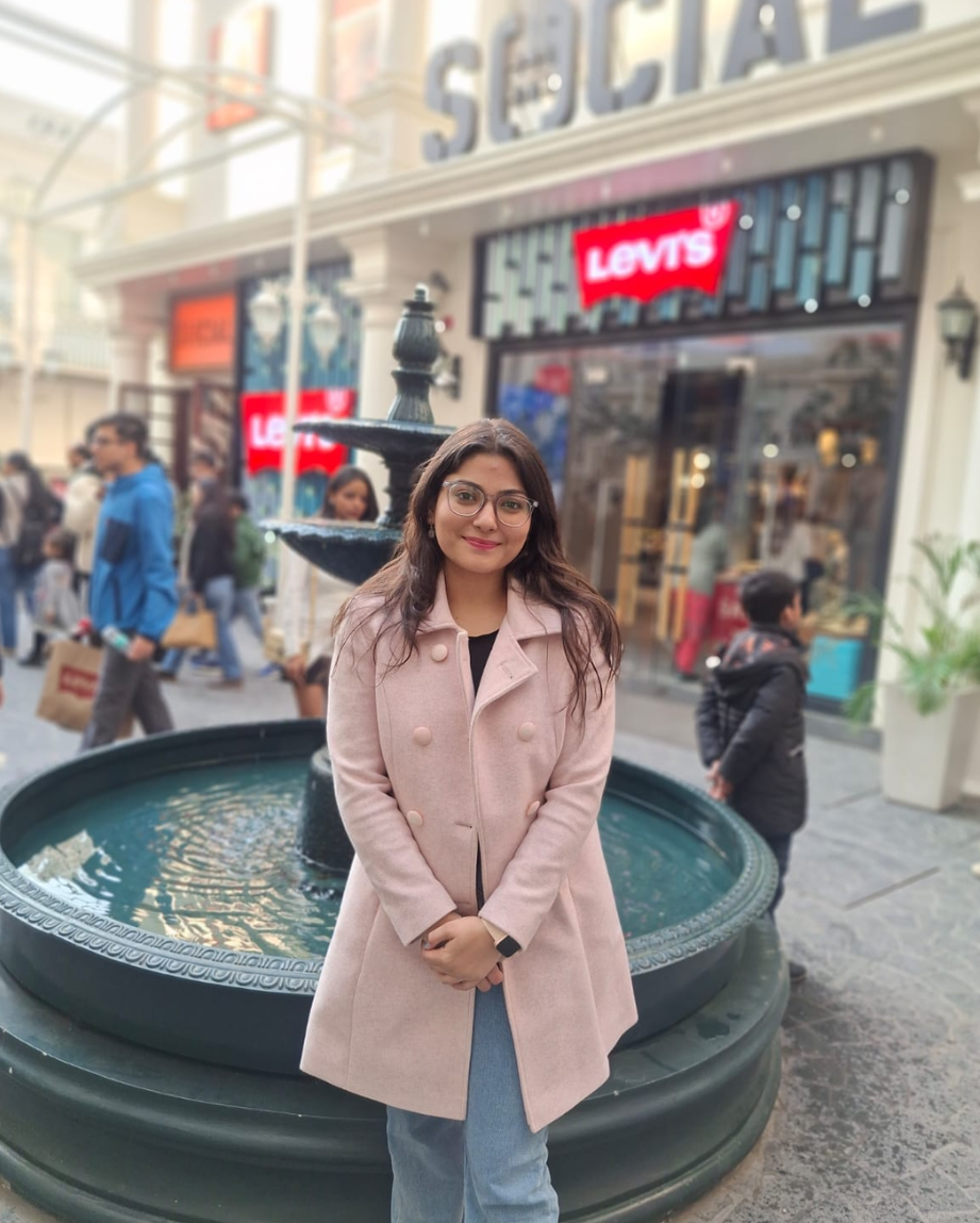 Priya Kalsi, Social Media Manager